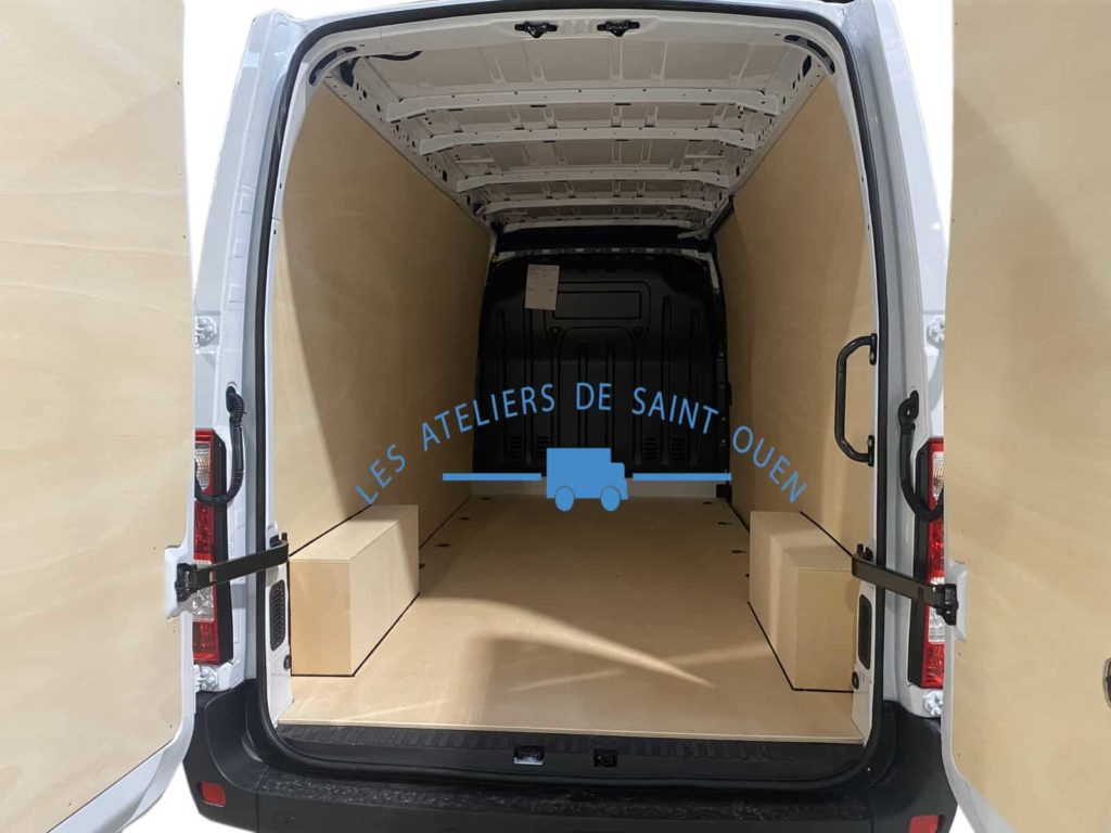 renault master avec habillage en bois contreplaqué