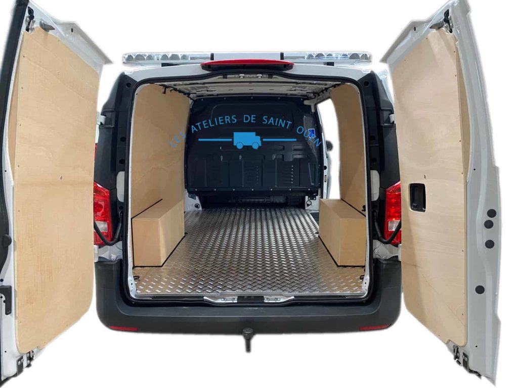 Mercedes vito avec habillage bois plancher aluminium et rampe lumineuse