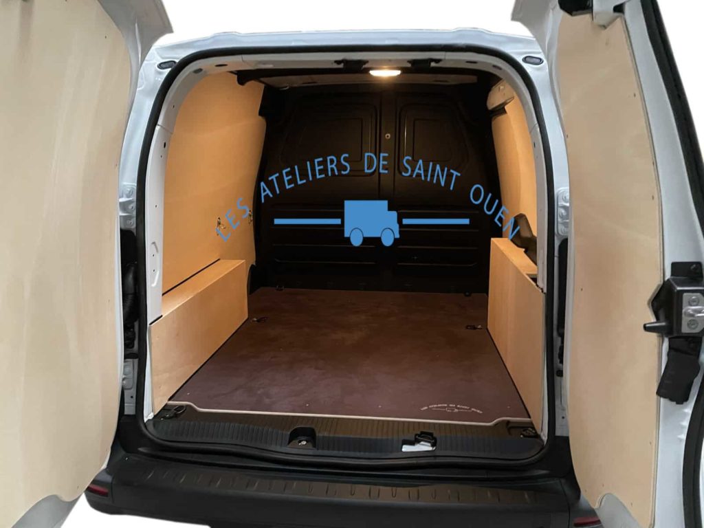 habillage en bois contreplaqué avec plancher antidérapant