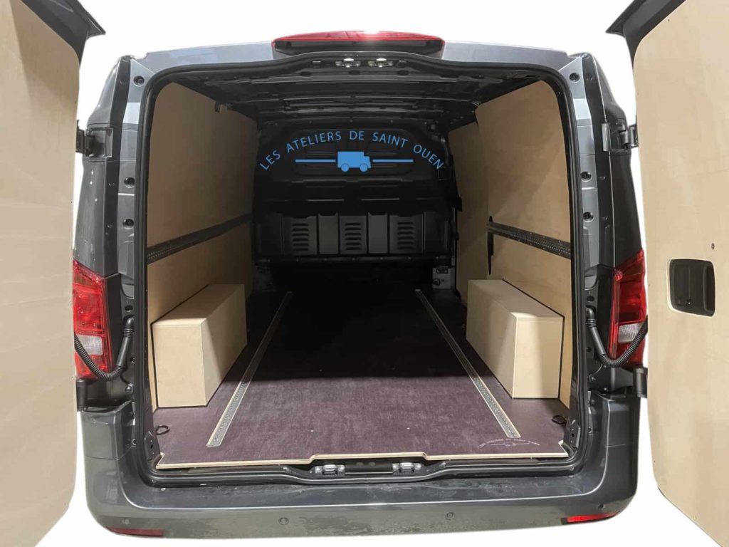 habillage en contreplaqué avec plancher antidérapant pour mercedes vito extra long avec rail aéro