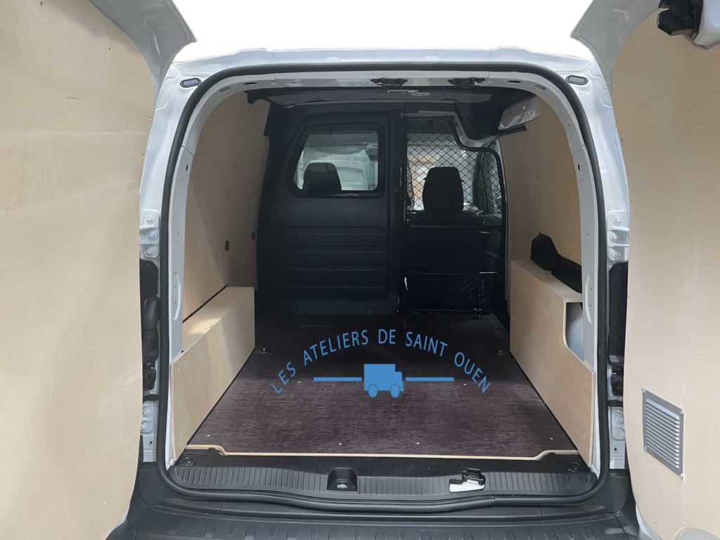 habillage en contreplaqué avec plancher antidérapant pour renault kangoo