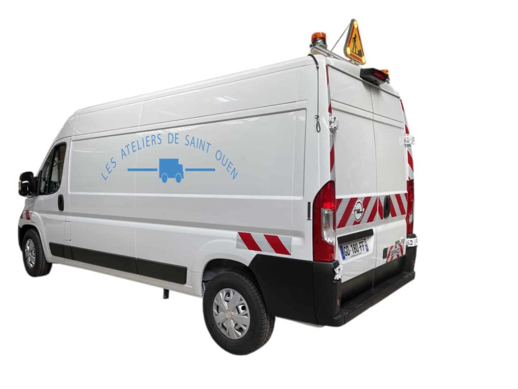 renault master avec gyropahre et bande réfléchissante tri flash panneau service