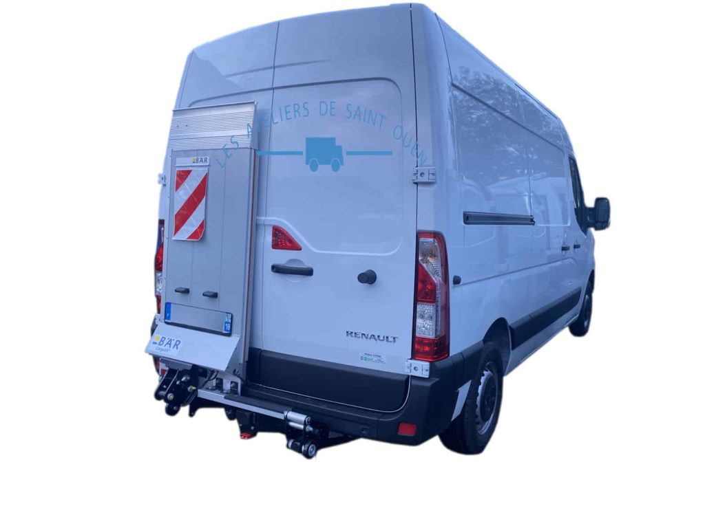 renault master avec hayon de chargement et caméra de recul