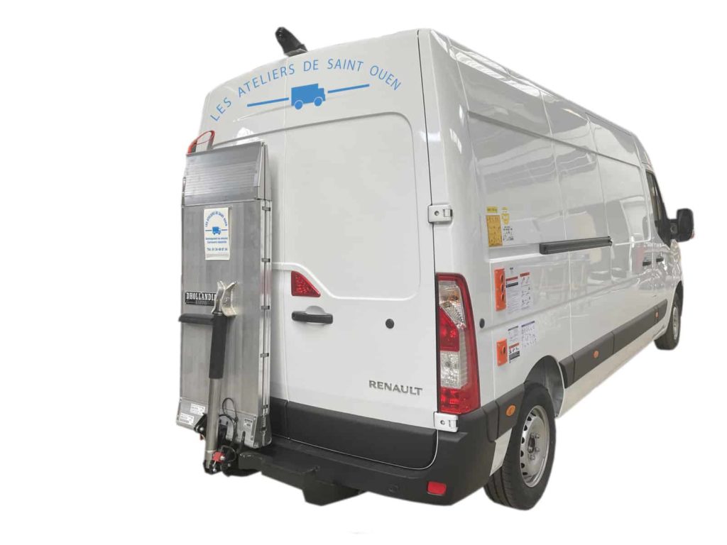 renault master avec hayon de chargement et caméra de recul