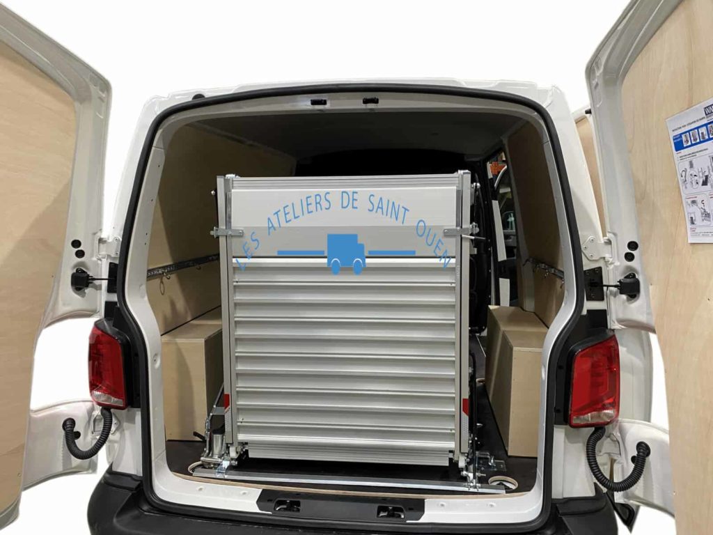 rampe de chargement repliable pour volkswagen t6 avec habillage bois