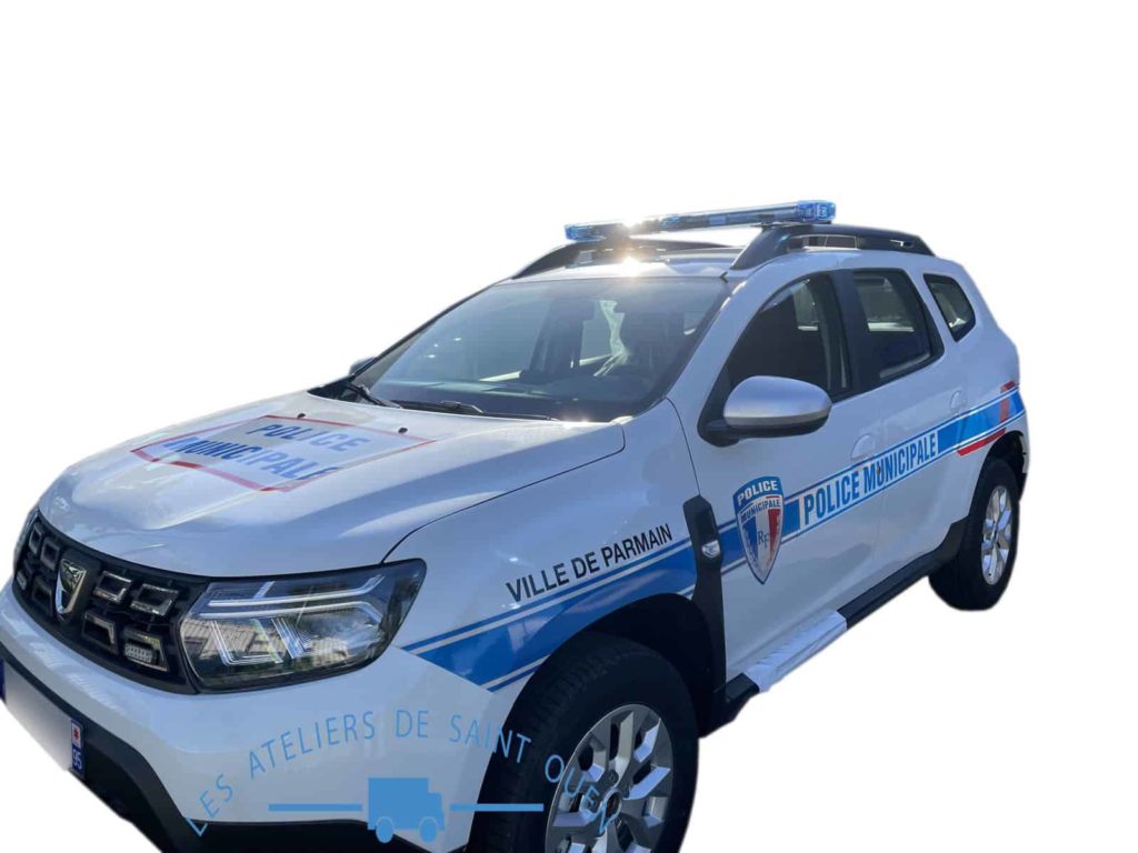 dacia duster police municipale avec gyrophare bande réfléchissante housse vitre teinté