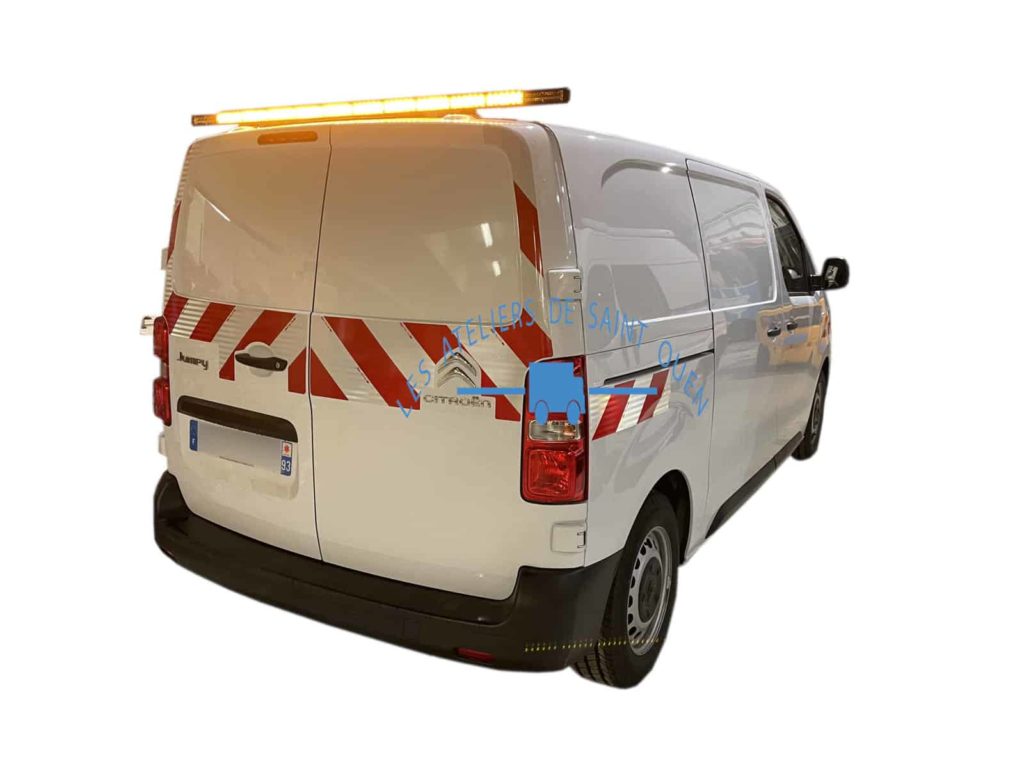 Rampe de signalisation gyroled orange sur un citroen jumpy