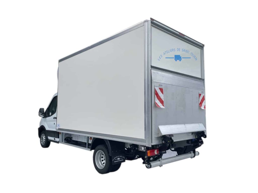 Système de chargement, hayon élévateur de 750kg installé que une caisse 20m3