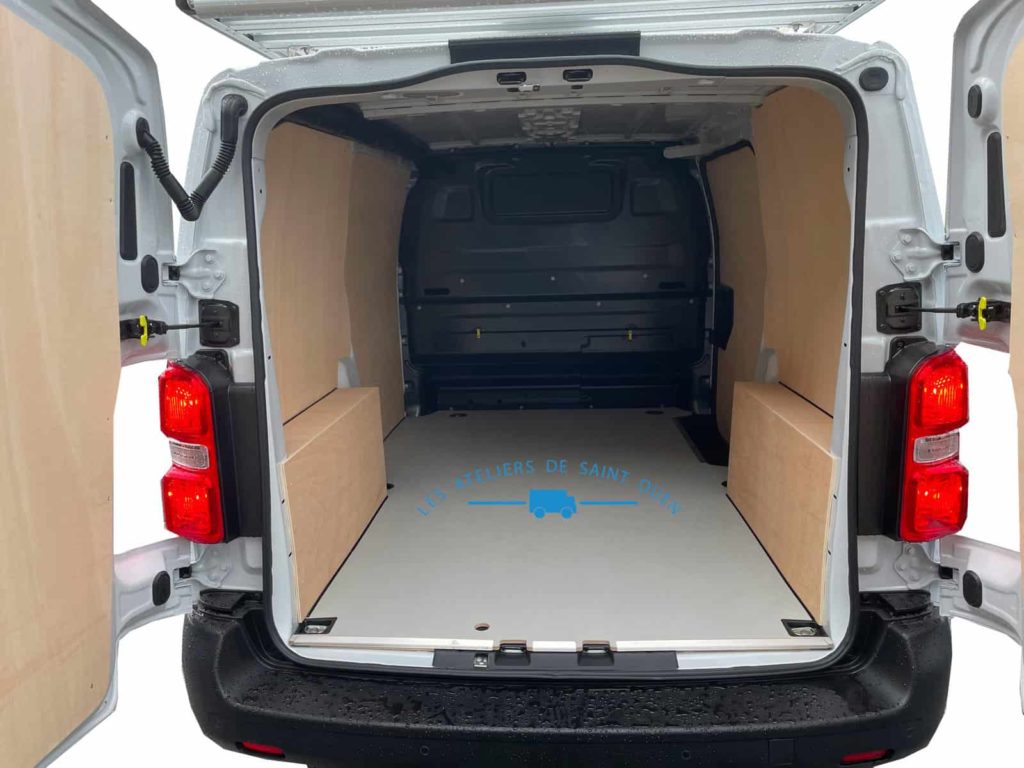 peugeot expert équipé d'un habillage bois avec plancher pvc