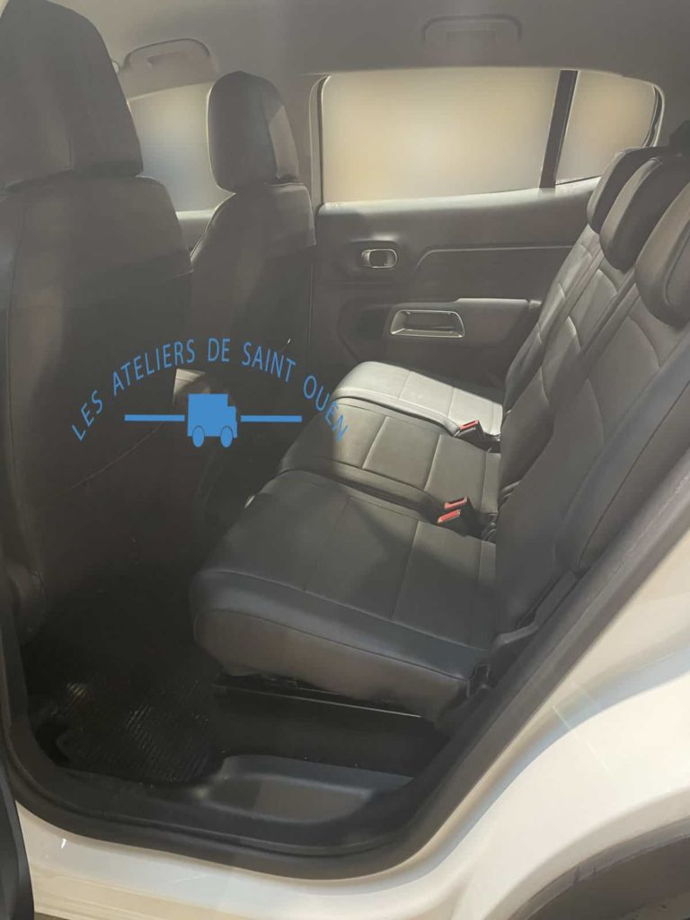 Véhicule citroen C5 aircross pour la police municipale équipé de housses pour protéger les sièges