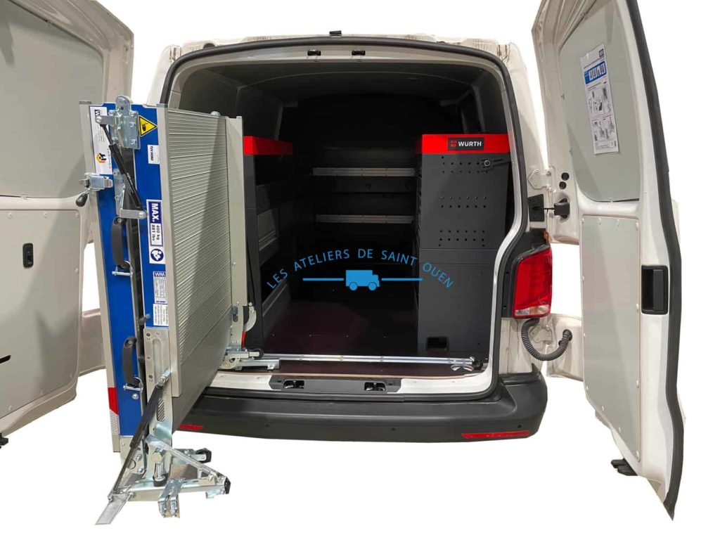 Volkswagen T6 équipé d'une rampe de chargement repliable pivotante