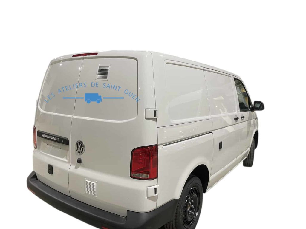 volkswagen crafter aménagé de grilles de ventilation et d'une serrure multlock