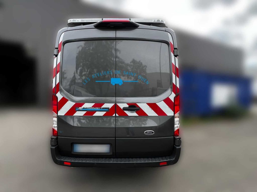 ford e transit bande réfléchissante classe b et rampe a defilement