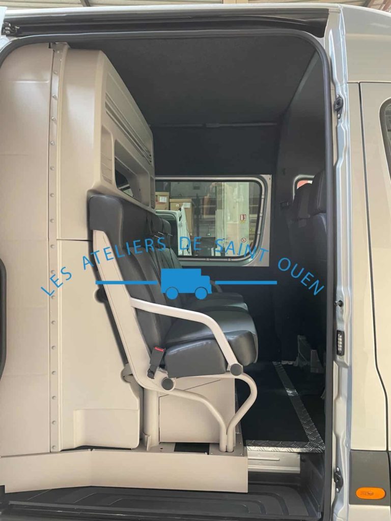 Cabine approfondie fixe d'un sprinter