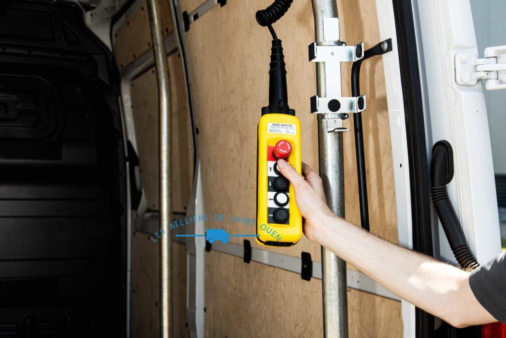 Aménagement véhicule utilitaire easy load port de charge et manutention télécommande