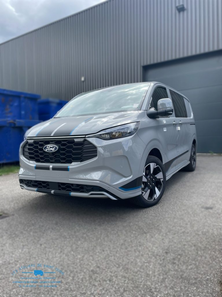 Nouveau custom équipé d'une cabine approfondie