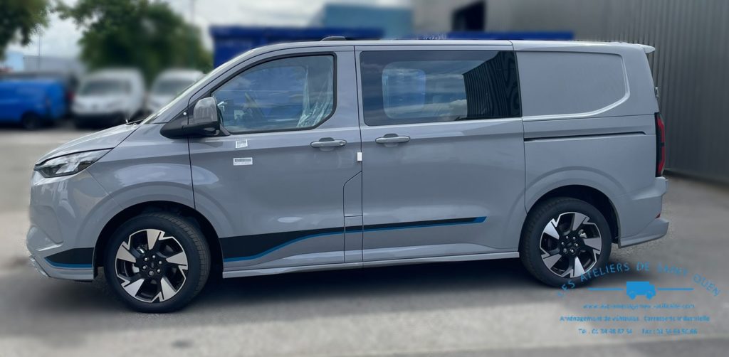 Nouveau custom équipé d'une cabine approfondie