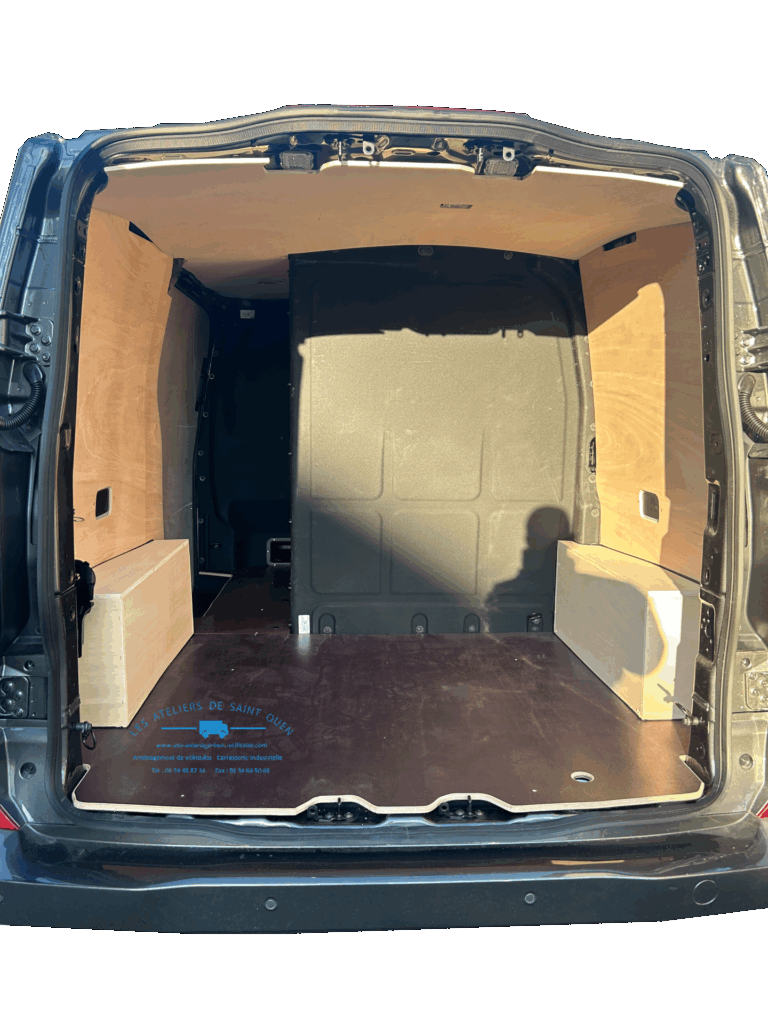 Coffrage pour cabine approfondie sur nouveau Custom avec habillage bois