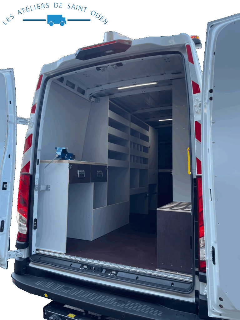 Daily aménagé en cp filmé gris sur mesure avec établie et range outils