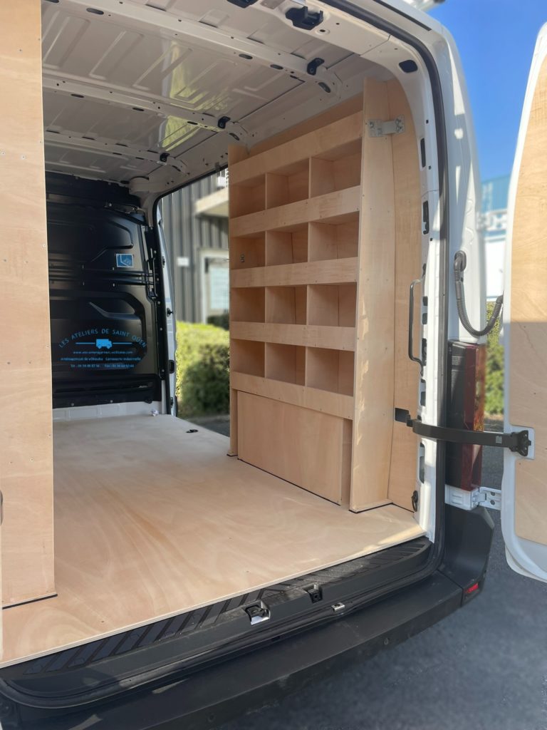 Nouveau Master avec habillage bois et étagère droite standard