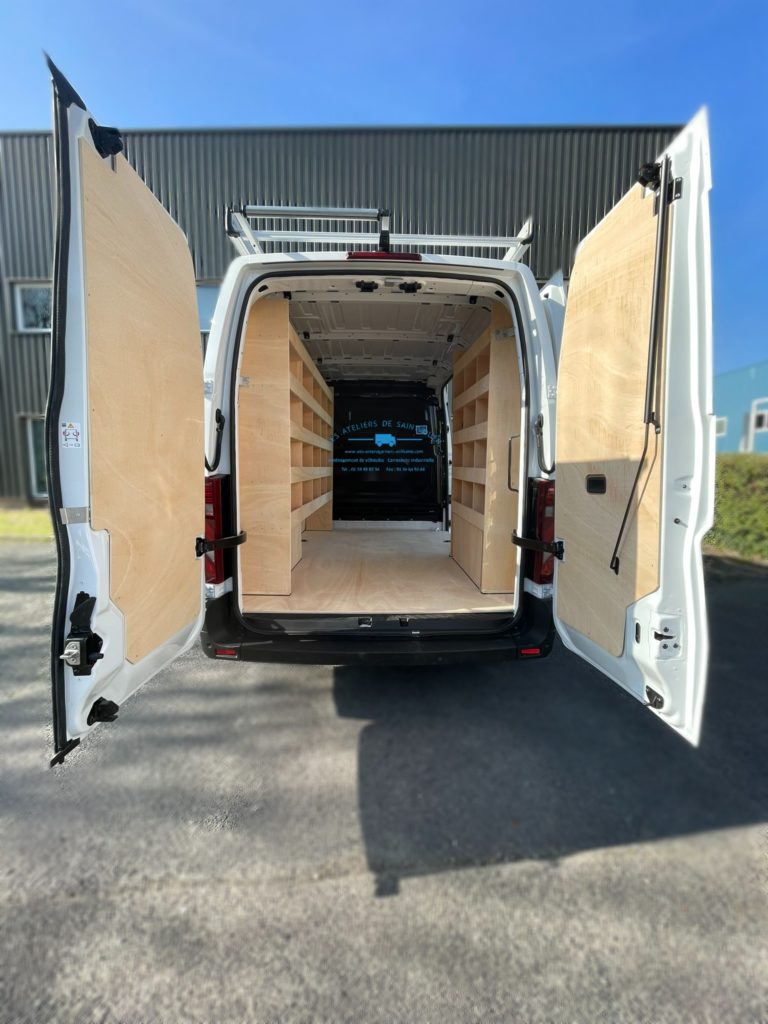 Nouveau Master avec habillage bois et étagères gauche et droite standard, Mul T Lock et galerie aluminium