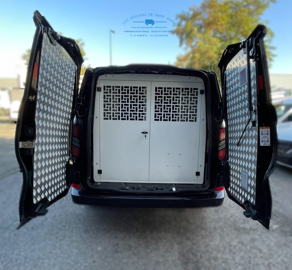 Custom équipé d'une serrure supplémentaire Mul T Lock et d'une porte de sécurité intérieur