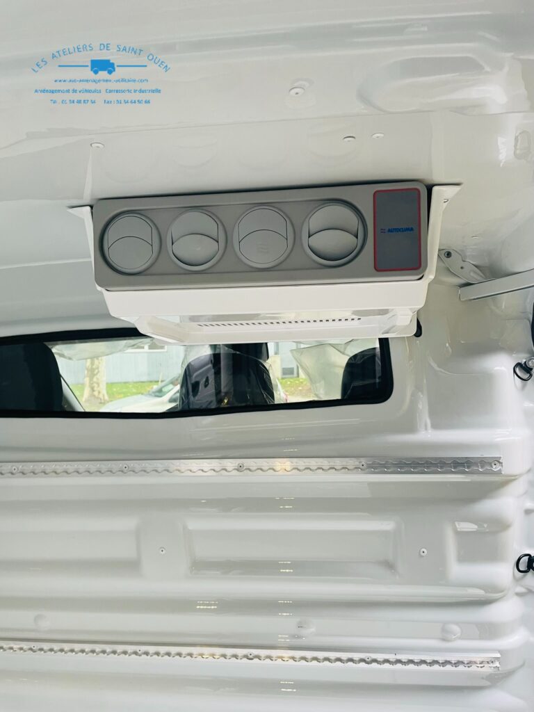 RENAULT TRAFIC équipé d'une extension de climatisation chaud/froid