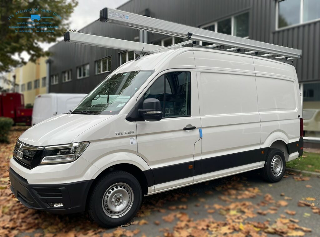 Man TGE équipé d'une galerie et de portes tubes