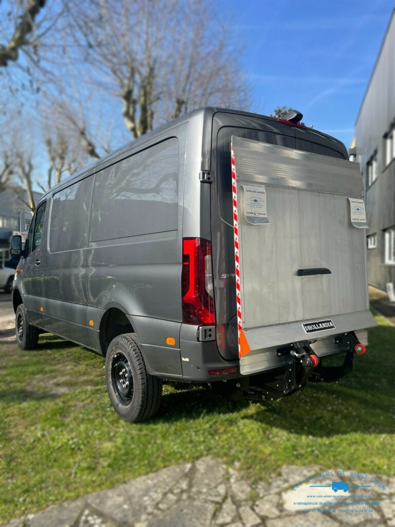 Mercedes Sprinter 4X4 avec Hayon Dhollandia