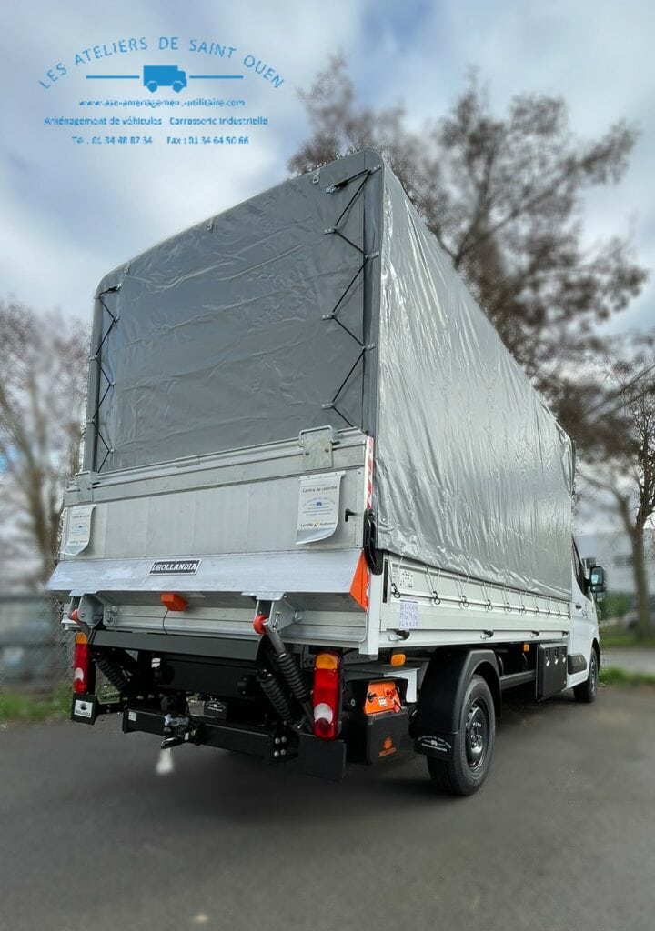 Master plateau JPM baché avec hayon repliable 750kg Dhollandia