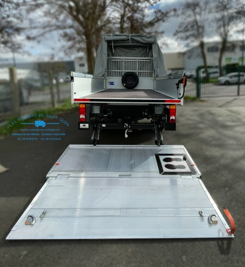 Master plateau JPM débachable avec hayon repliable 750kg Dhollandia