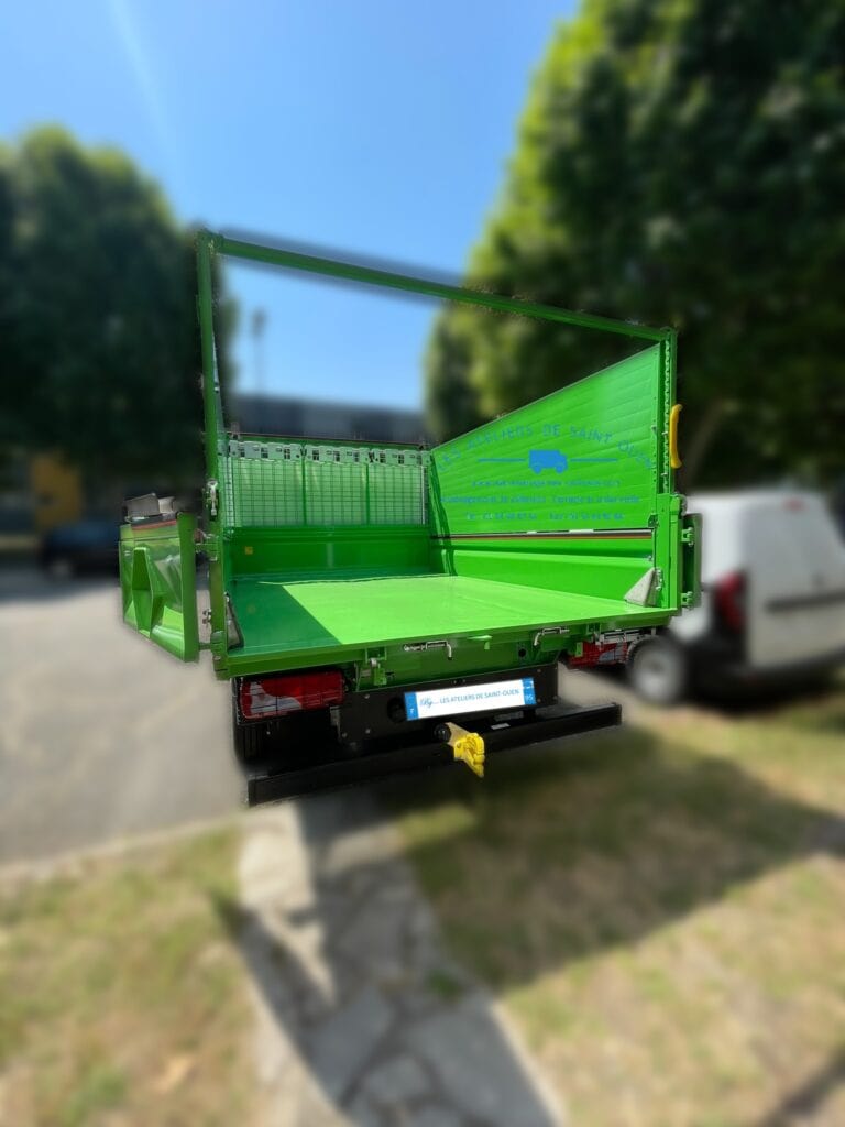 Benne JPM avec porte arrière universelle et porte madrier