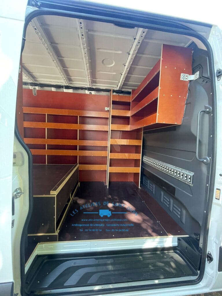 Aménagement bois cp filmé sur mesure avec double plancher