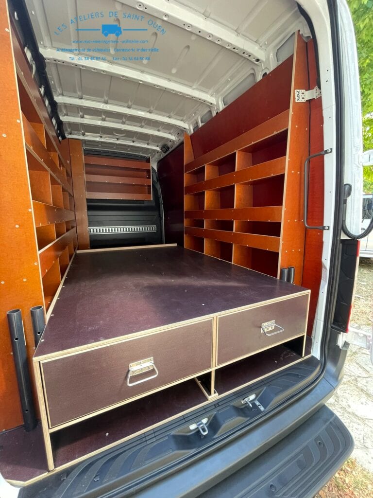 Aménagement sur mesure en CP filmé avec double plancher tiroirs