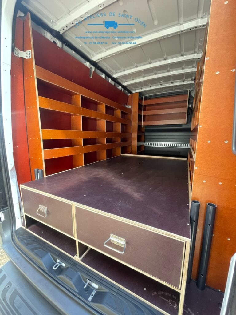 Aménagement bois cp filmé sur mesure avec double plancher tiroirs
